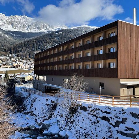 Jufa Hotel サヴォニン エクステリア 写真